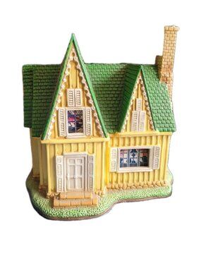 Colonial Village Bradley House Lefton Vintage Holiday Decor Yellow